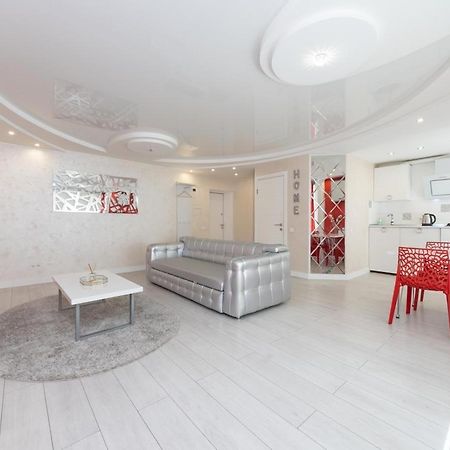 شقة Flat24 On Lesi Ukrainki 3 كييف المظهر الخارجي الصورة